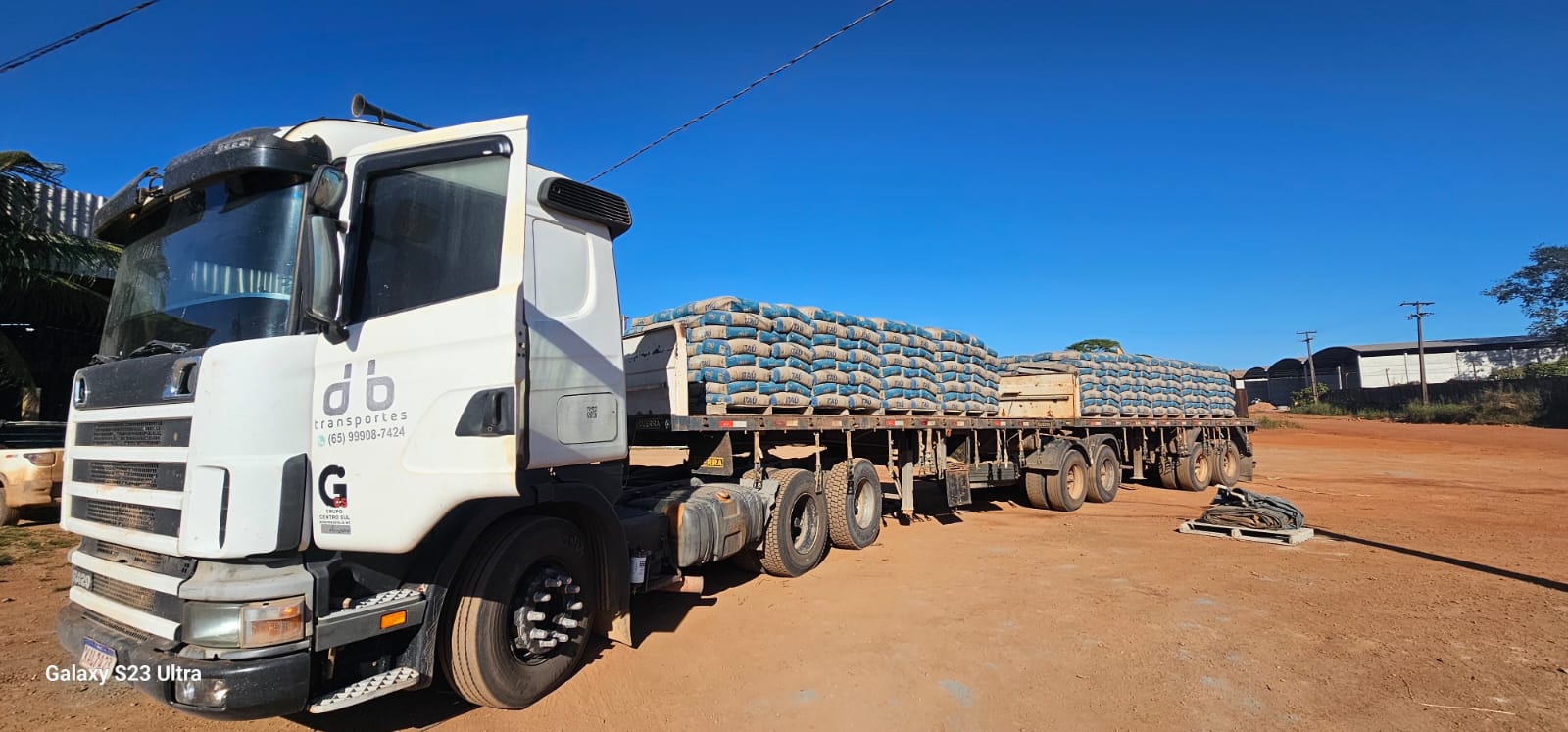 Caminhão de frete em Nova Mutum MT - DJB Transportes frota própria